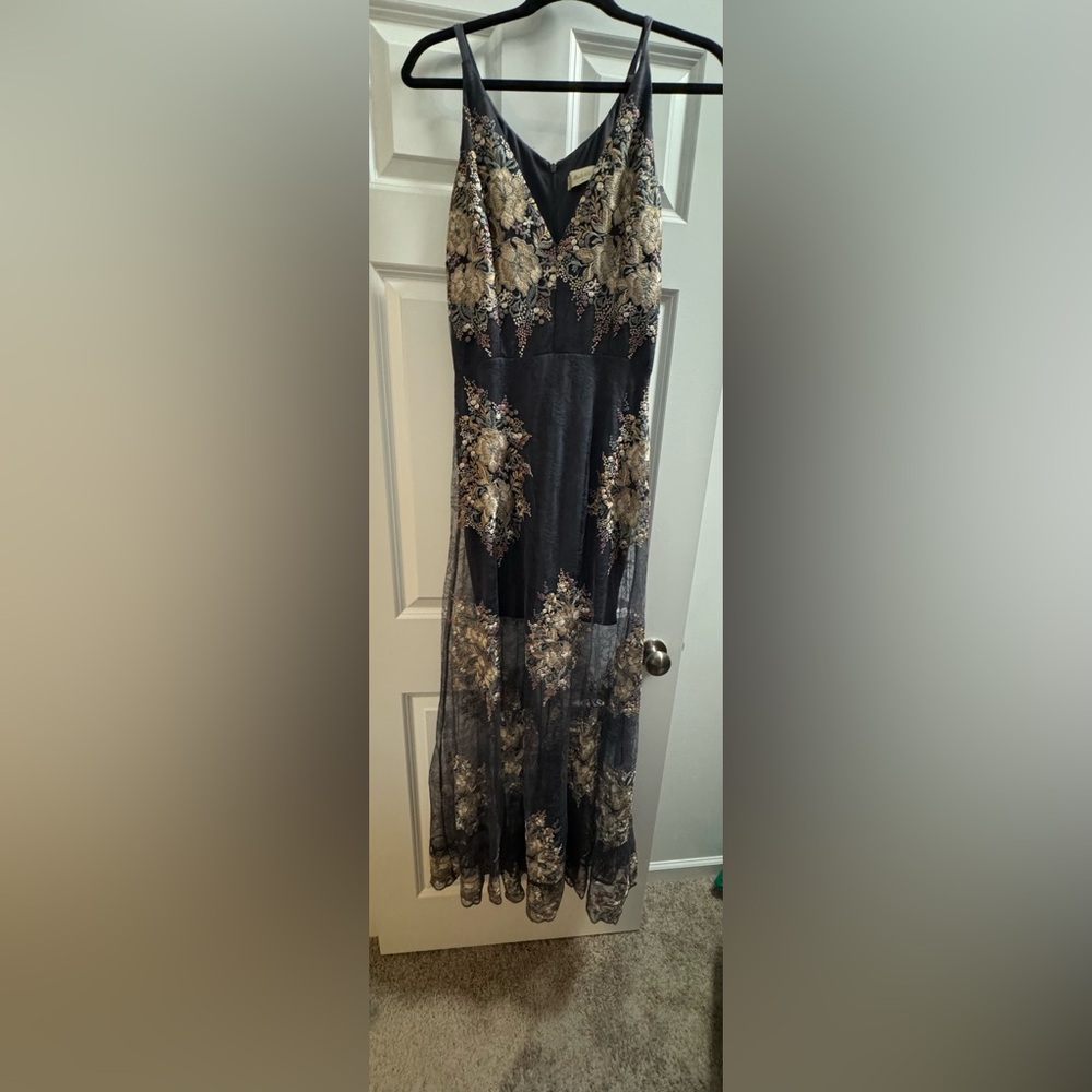 NWT. Beautiful formal dress. Altar’d State. Size M.
